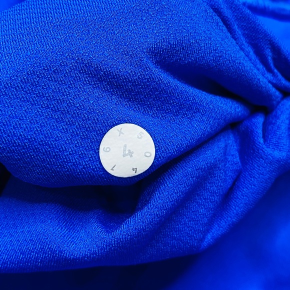 Vibrant blue lululemon legging - Picture 5 of 6